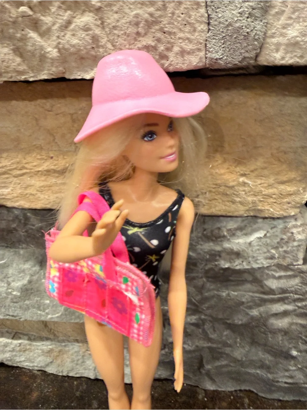 Barbie Vinatge pink beach hat & bag